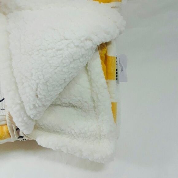 RAE DUNN ‘HELLO FALL’ Sherpa Throw Blanket. - Picture 5 of 8
